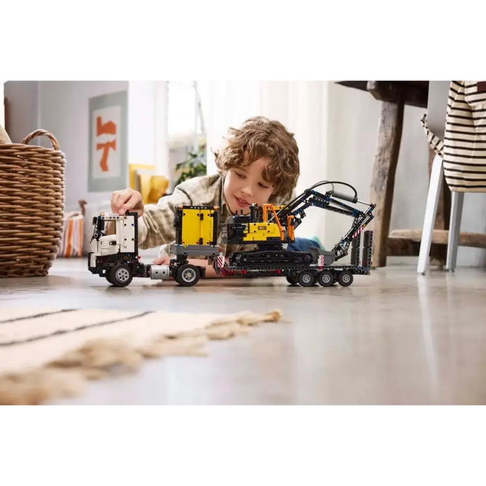 LEGO TECHNIC 42175 Volvo FMX Truck & EC230 Electric Excavat