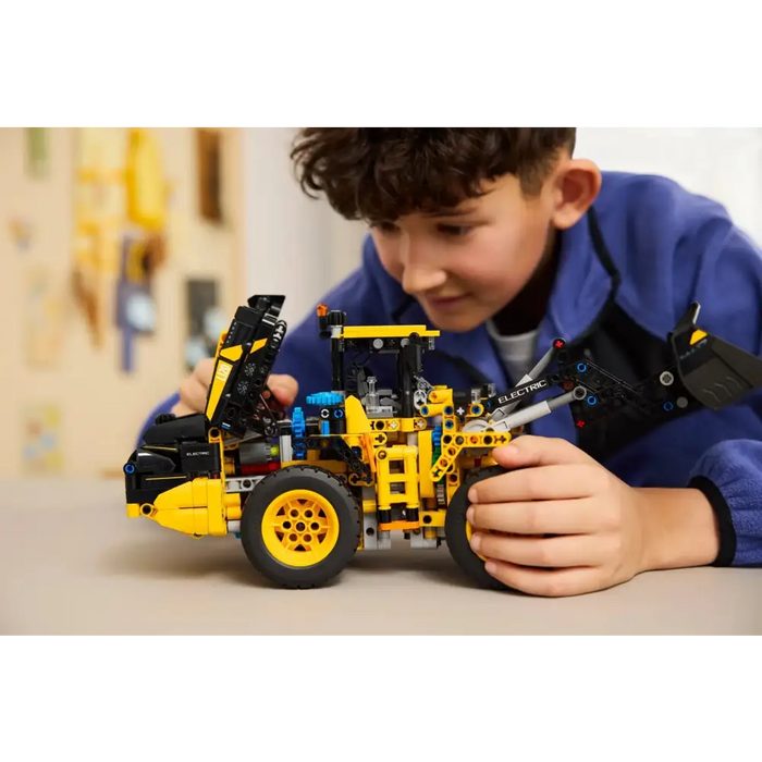 LEGO TECHNIC 42209 Електрически колесен товарач Volvo L120