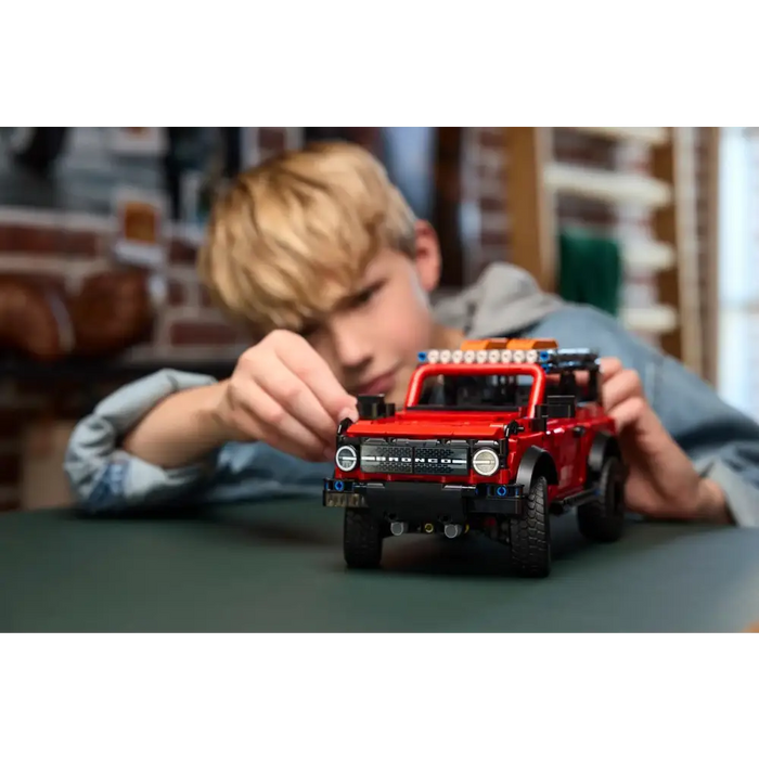 LEGO TECHNIC 42213 SUV Ford Bronco