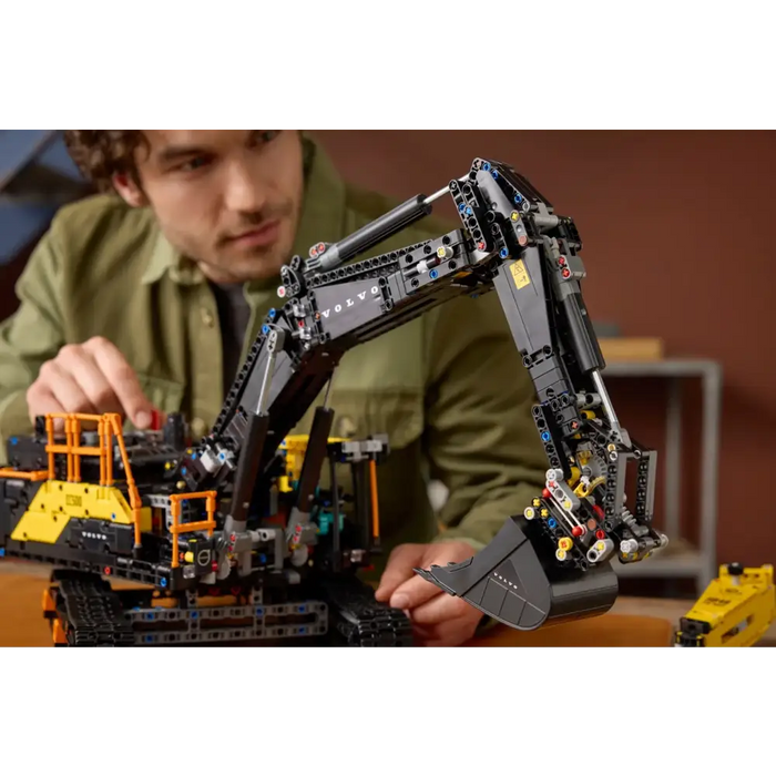 LEGO TECHNIC 42215 Хибриден багер Volvo EC500