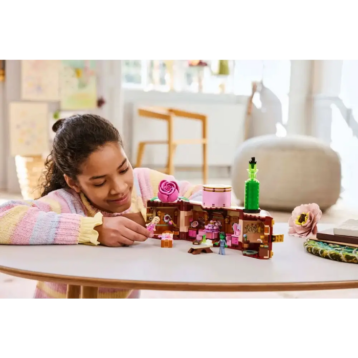 LEGO WICKED 75683 Glinda & Elphaba’s Dormitory