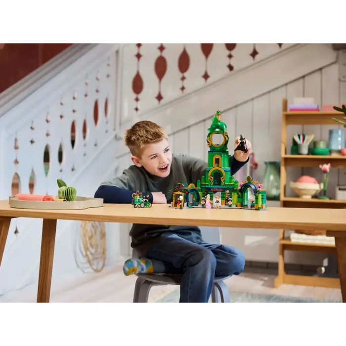 LEGO WICKED 75684 Welcome to Emerald City