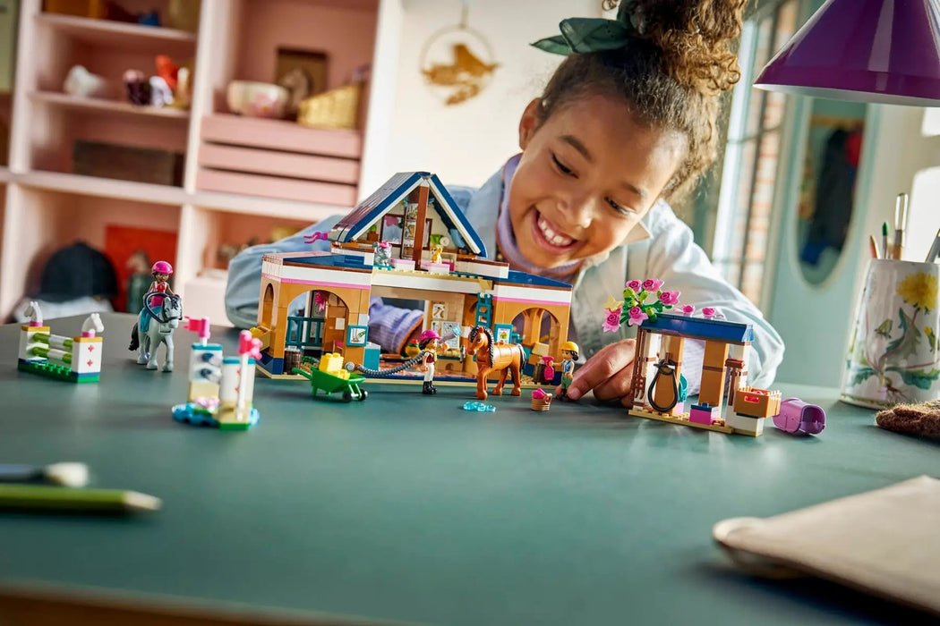 LEGO FRIENDS 42688 Конюшня и академия за езда