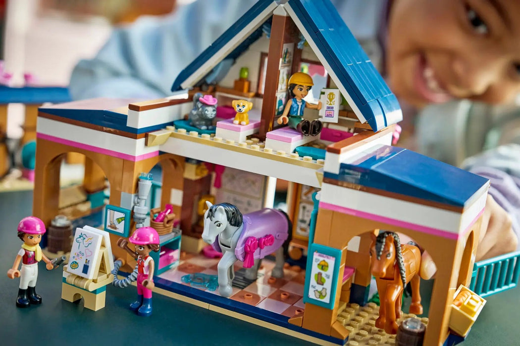 LEGO FRIENDS 42688 Конюшня и академия за езда
