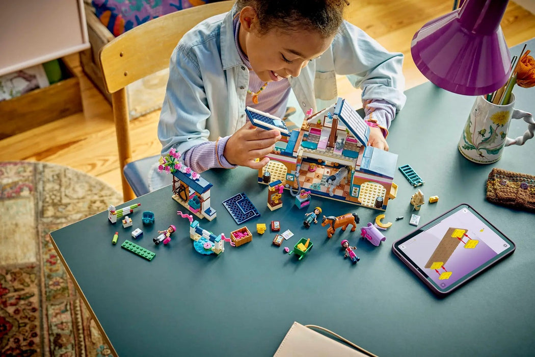 LEGO FRIENDS 42688 Конюшня и академия за езда