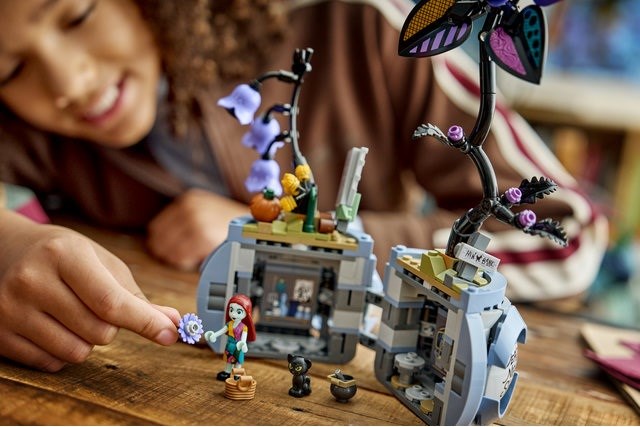LEGO DISNEY 43288 Саксията на Сали