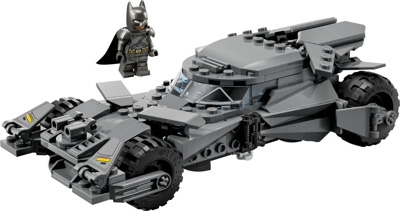 LEGO BATMAN 76331 Батман срещу Супермен Батмобил
