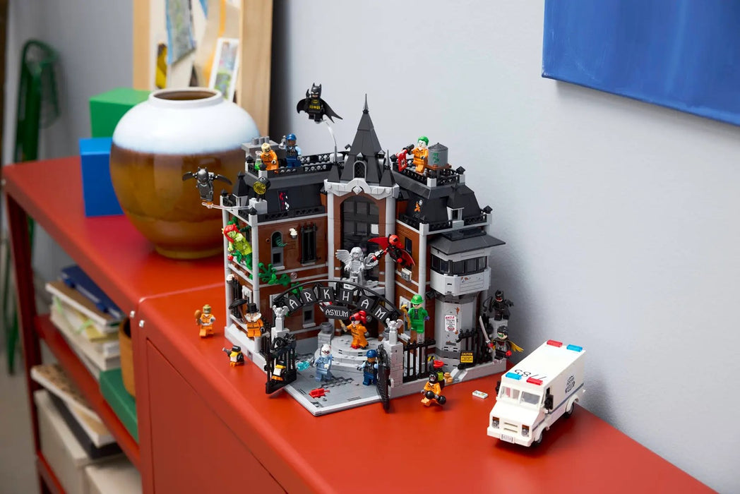 LEGO BATMAN 76300 Убежище Аркъм