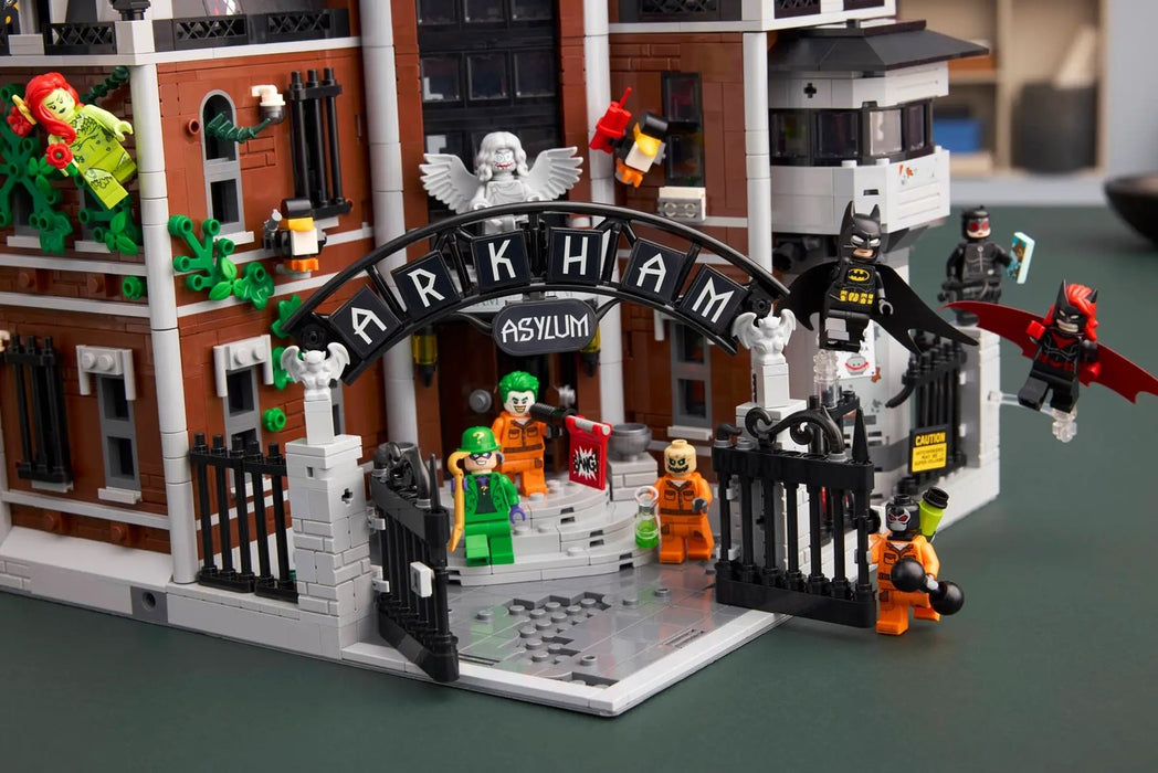 LEGO BATMAN 76300 Убежище Аркъм