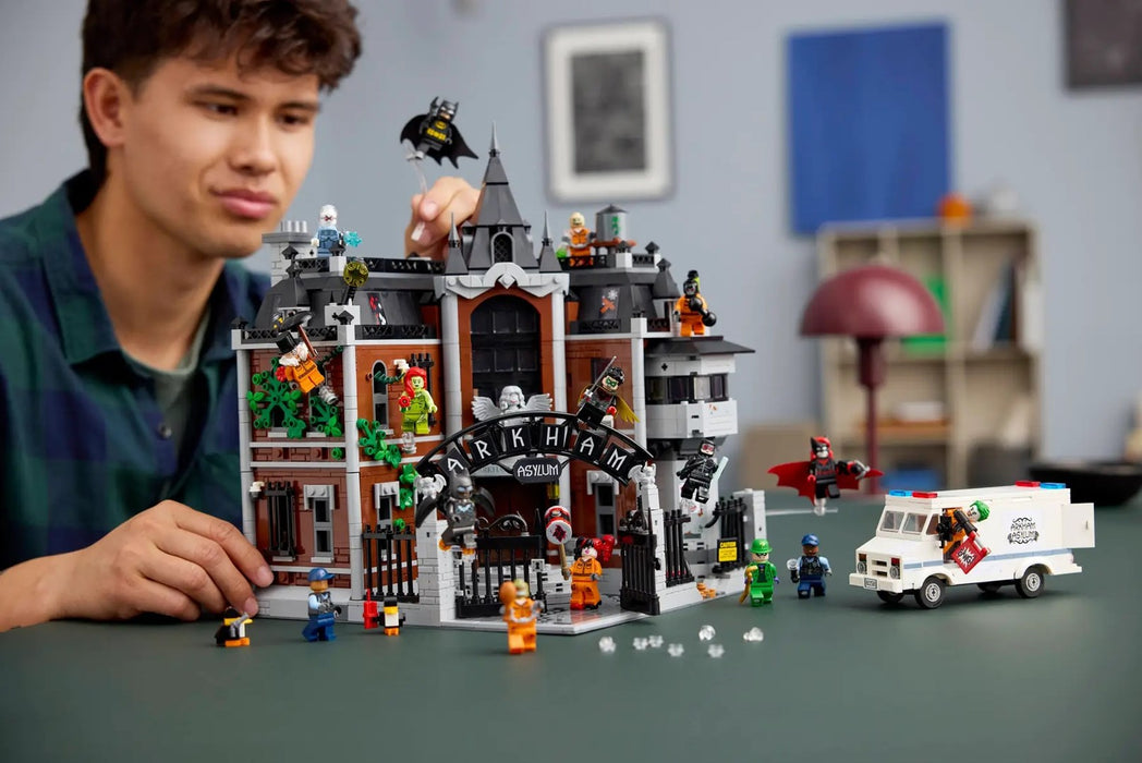 LEGO BATMAN 76300 Убежище Аркъм