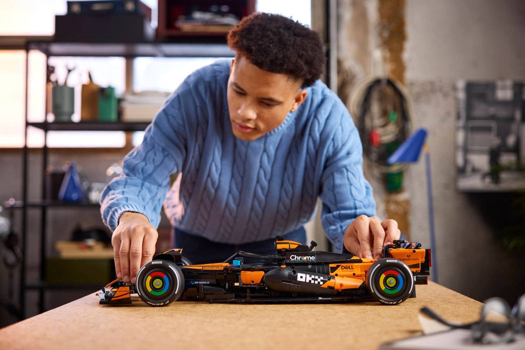 LEGO TECHNIC 42228 McLaren MCL39 F1 кола