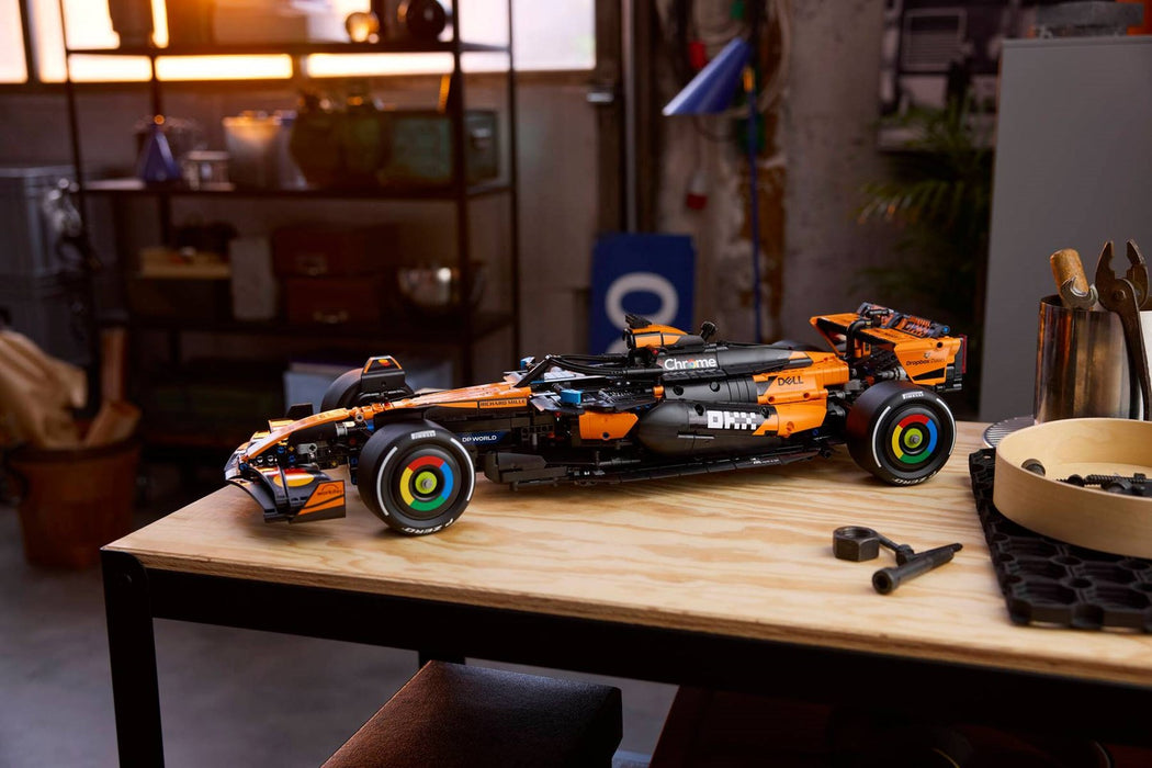 LEGO TECHNIC 42228 McLaren MCL39 F1 кола