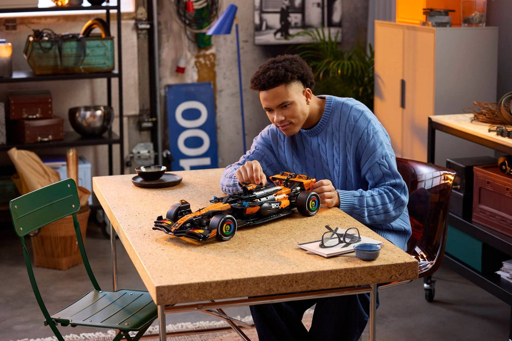LEGO TECHNIC 42228 McLaren MCL39 F1 кола