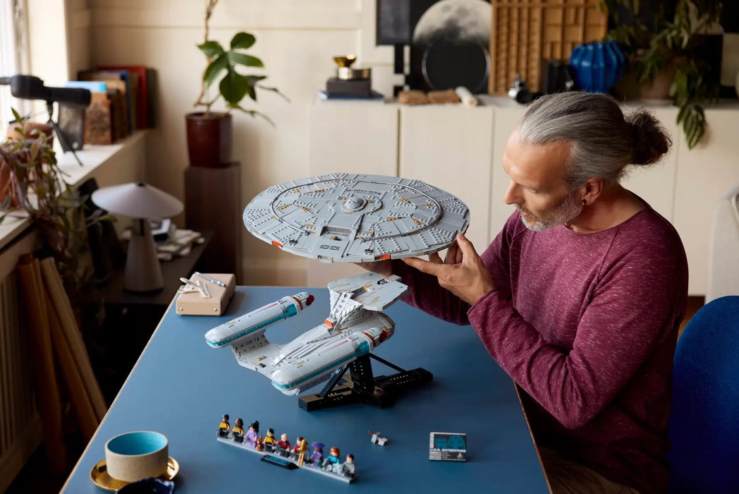 LEGO ICONS 10356 Стар Трек: USS Ентърпрайз NCC-1701-D