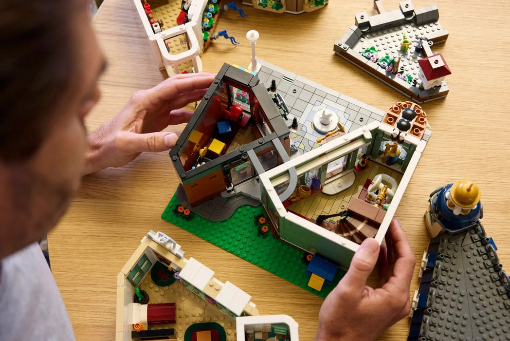 LEGO ICONS 11371 Търговска улица