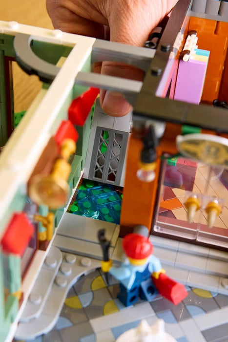 LEGO ICONS 11371 Търговска улица