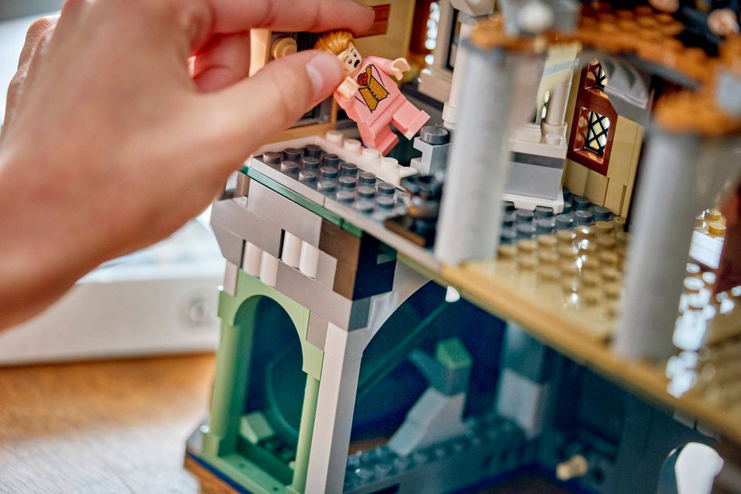 LEGO Хари Потър 76473 - Замък Хогуорт: Wschodnie Skrzydło