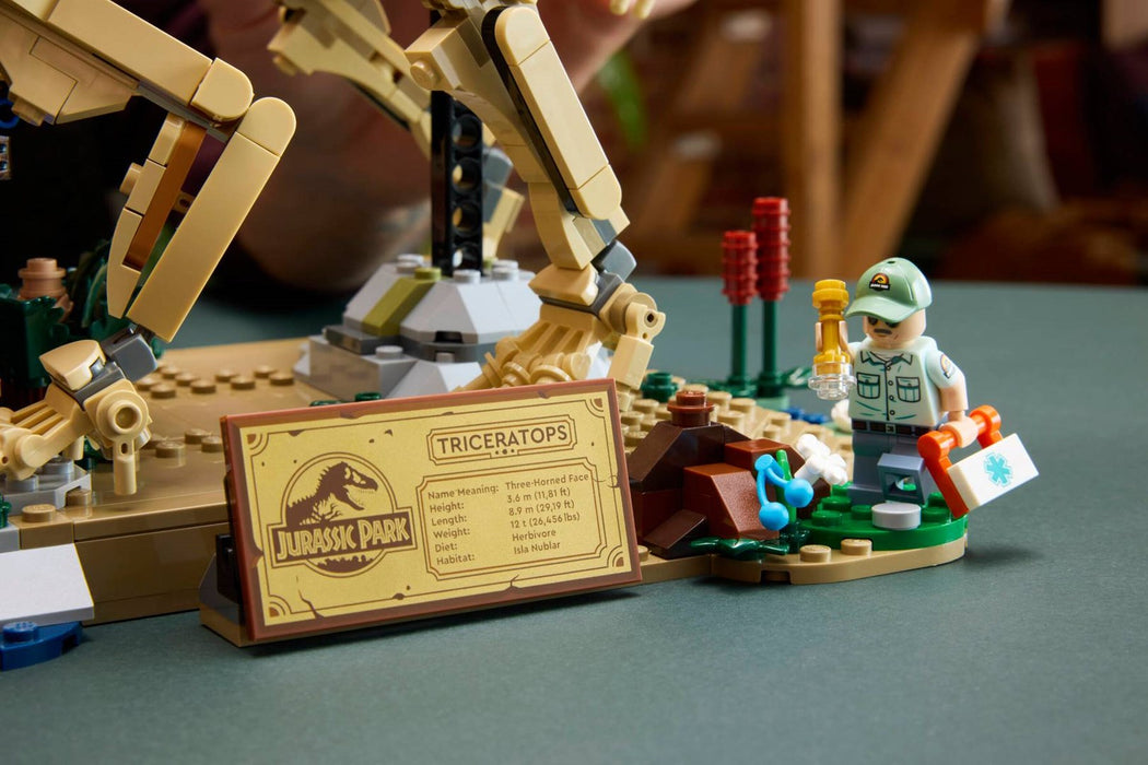 LEGO Джурасик свят 77985 Фосили на динозавър: Трицератопс