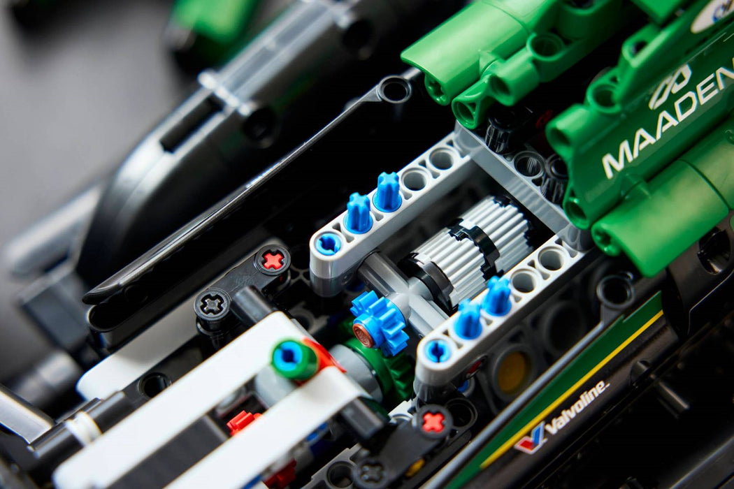 LEGO TECHNIC 42240 Астън Мартин Арамко AMR25 F1