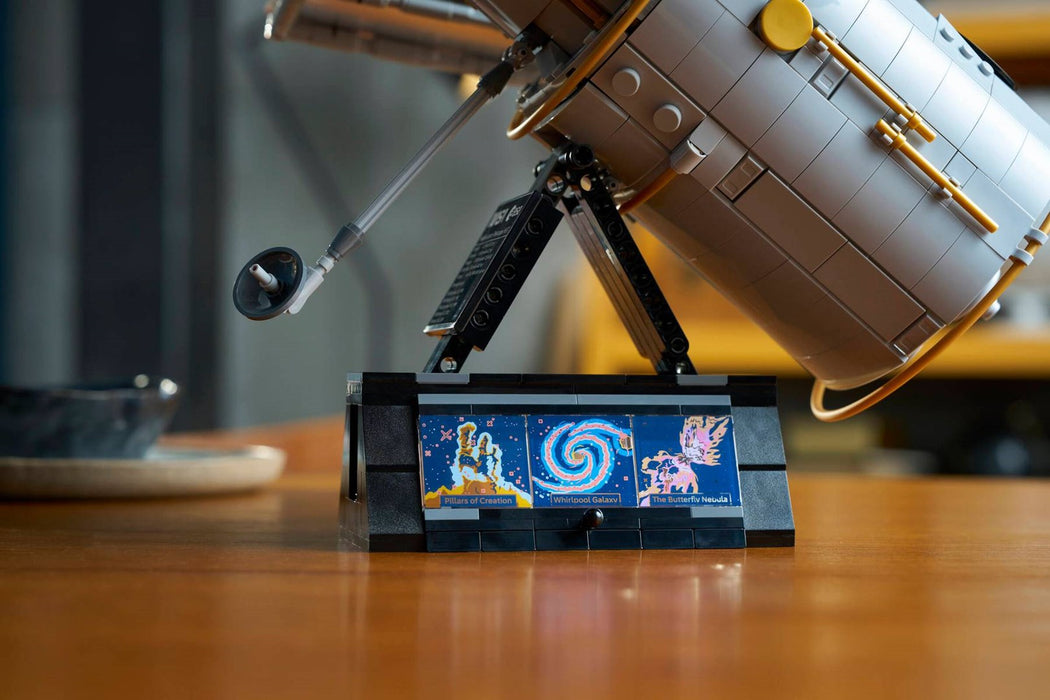 LEGO ICONS 11382 Космически телескоп Хъбъл
