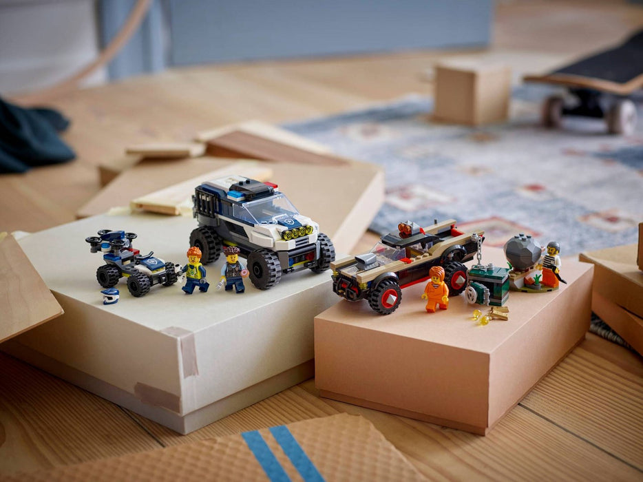 LEGO CITY 60449 Преследване с полицейска кола извън пътя