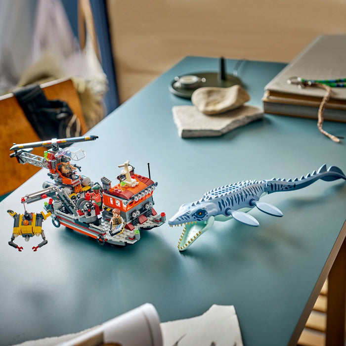 LEGO Jurassic World 77983 - Atak mozazaura na łódź