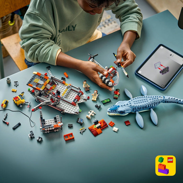 LEGO Jurassic World 77983 - Atak mozazaura na łódź