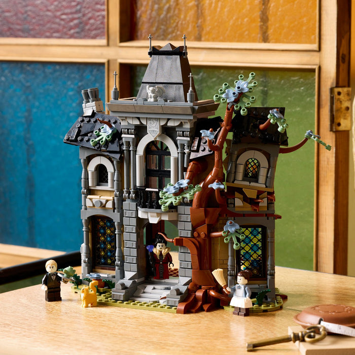 LEGO ICONS 11383 Кметска къща