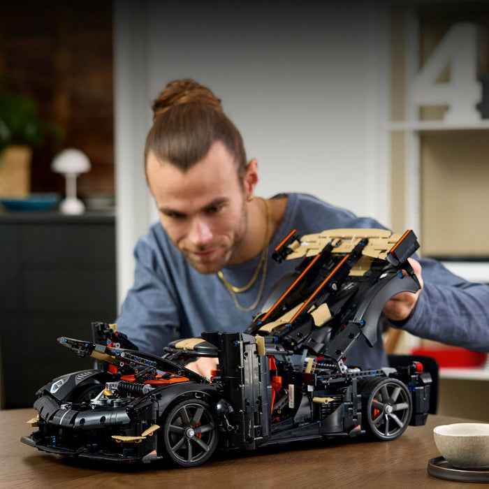LEGO TECHNIC 42232 Koenigsegg Sadair's Spear Megacar