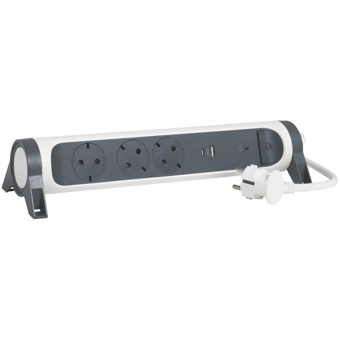 РАЗКЛОНИТЕЛ USB A+C ЗАЩИТА LEGRAND 3 ГНЕЗДА / 1.5М ВЪРТЯЩ 694508