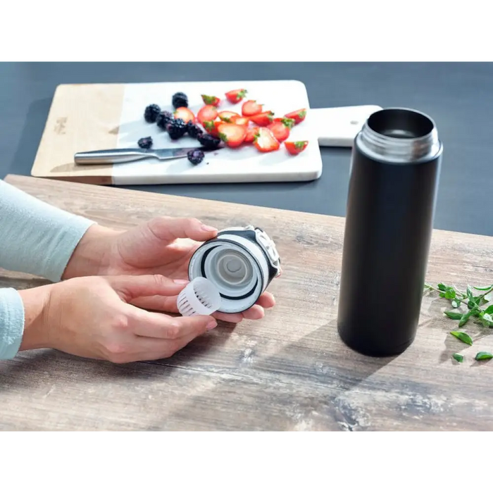 Leifheit 03271 чаша за пътуване 600 ml черна неръждаема