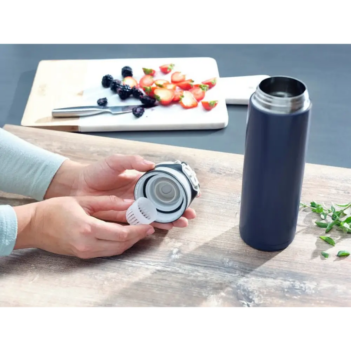 Leifheit 03275 чаша за пътуване 600 мл черна синя