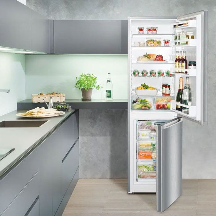 Хладилник с фризер LIEBHERR CUele331-26 SmartFrost, 296 л, DuoCooling, 181.2 см