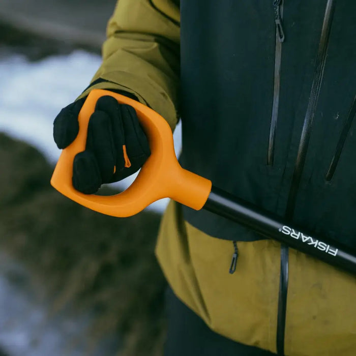 ЛОПАТА ЗА СНЯГ FISKARS 132/35СМ