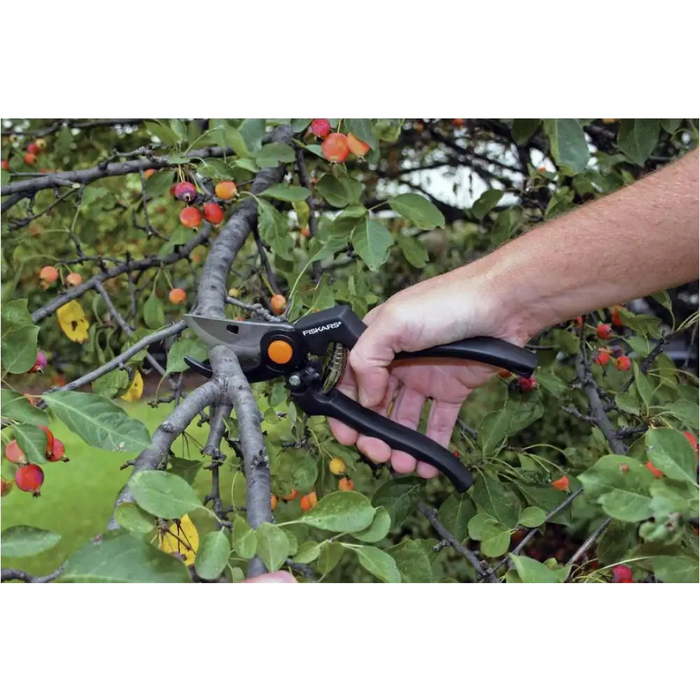 ЛОЗАРСКА НОЖИЦА FISKARS GARDEN PRO P90