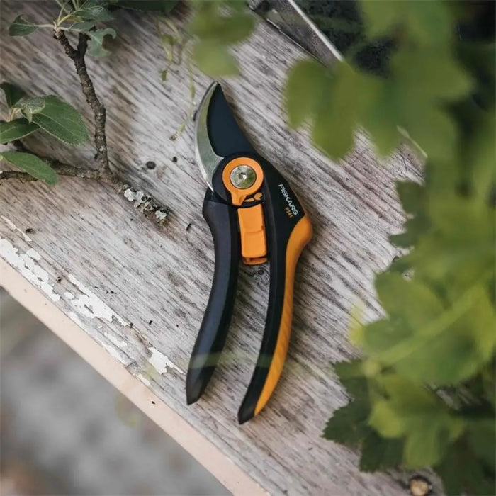 ЛОЗАРСКА НОЖИЦА FISKARS SMARTFIT P541