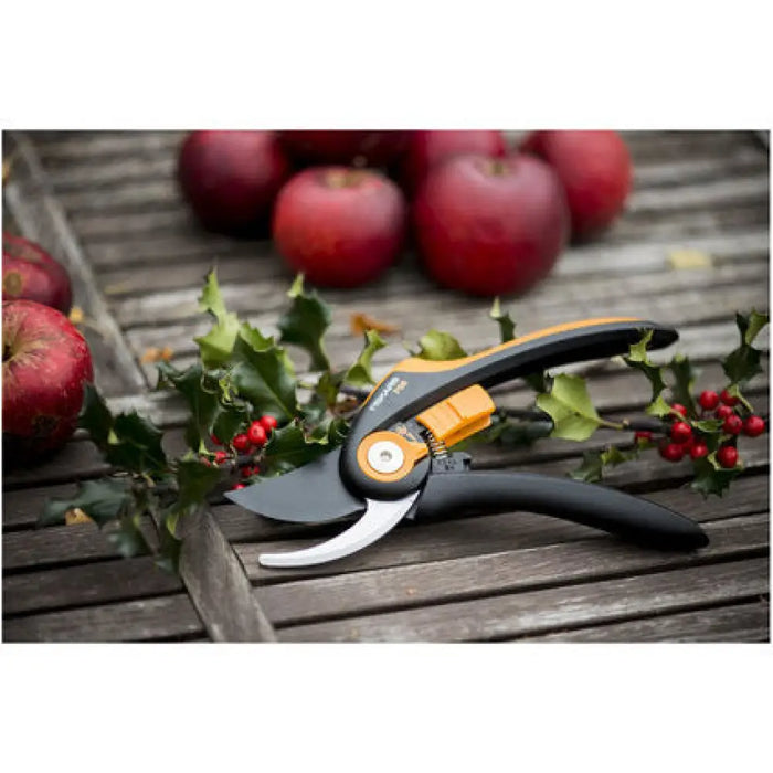 ЛОЗАРСКА НОЖИЦА FISKARS SMARTFIT P541