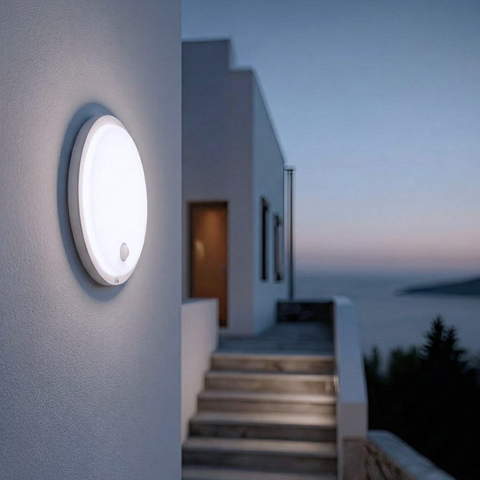 LED лампа Maclean със сензор за движение, PIR сензор, бяла, 10W, IP65, 1000lm, неутрален цвят, MCE525 W