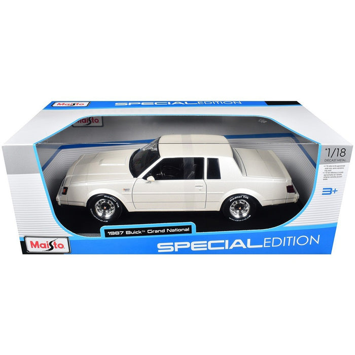 MAISTO SP EDITION Кола 1987 Buick Grand National 1:18 31479 WT Бяла