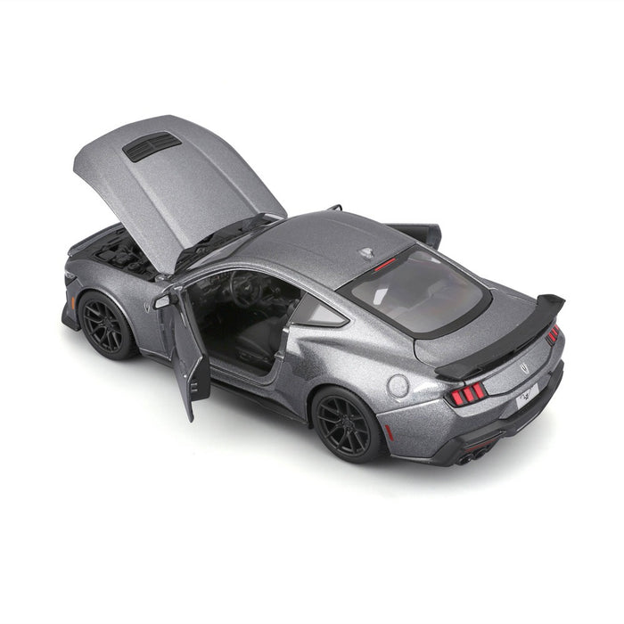 MAISTO SP EDITION Кола 2025 Ford Mustang Darkhorse-NEW 32925 GY Сива 1:24