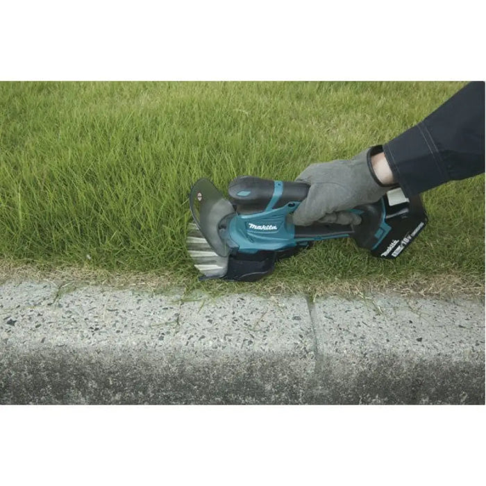 Makita DUM604ZX акумулаторна ножица за трева 16 cm 18 V