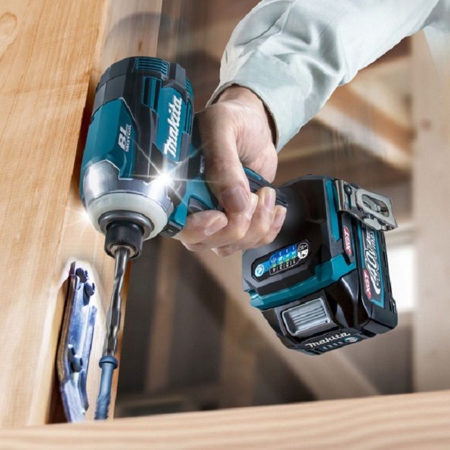 Акумулаторен ударен винтоверт Makita - TD001GM201, 40V-XGT + 2.5 Ah