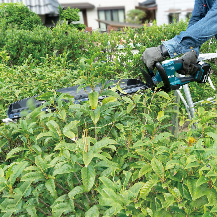 Електрически тример за жив плет Makita DUH606Z с двойно острие 2.2 кг