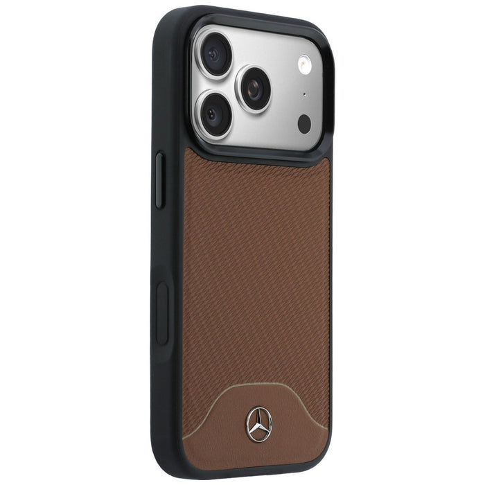 Кожен калъф Mercedes с дървесен ефект и извивка MagSafe за iPhone 17 Pro Max - кафяв