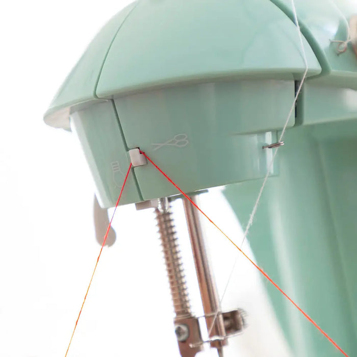 Мини Преносима Шевна Машина с LED Тример за Конци