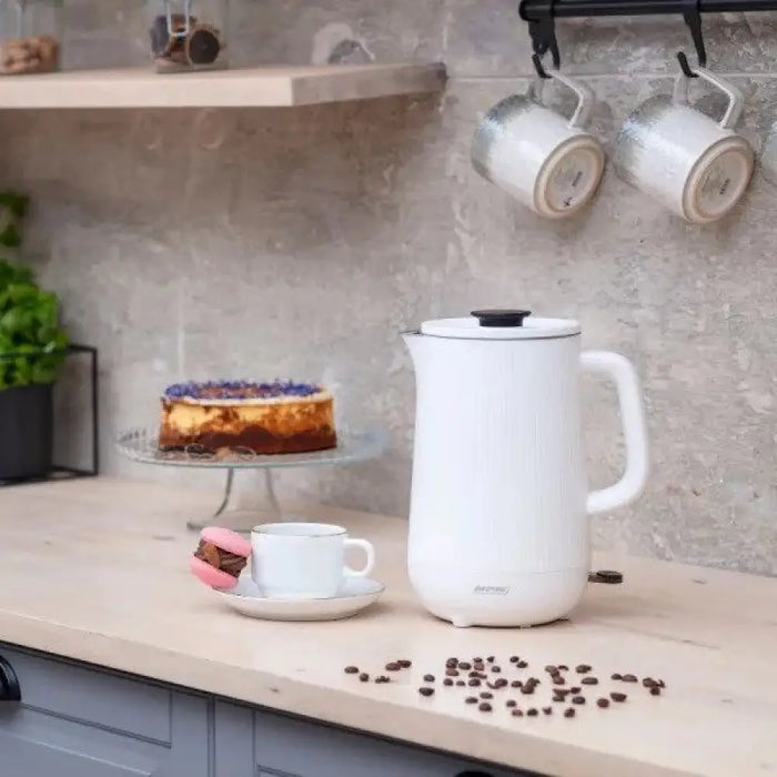 MPM MCZ-115 електрическа кана 1.5 L 1800 W Бяла