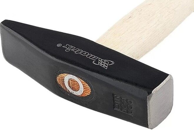Чук с квадратно чело MTX - 600 gr, дървена дръжка