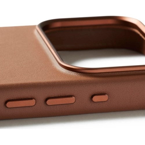 Mujjo кожен калъф MagSafe за iPhone 17 Pro, кафяв