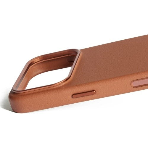 Mujjo кожен калъф MagSafe за iPhone 17 Pro, кафяв
