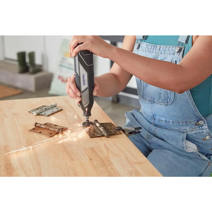 МУЛТИФУНКЦИОНАЛЕН ИНСТРУМЕНТ DREMEL 8240